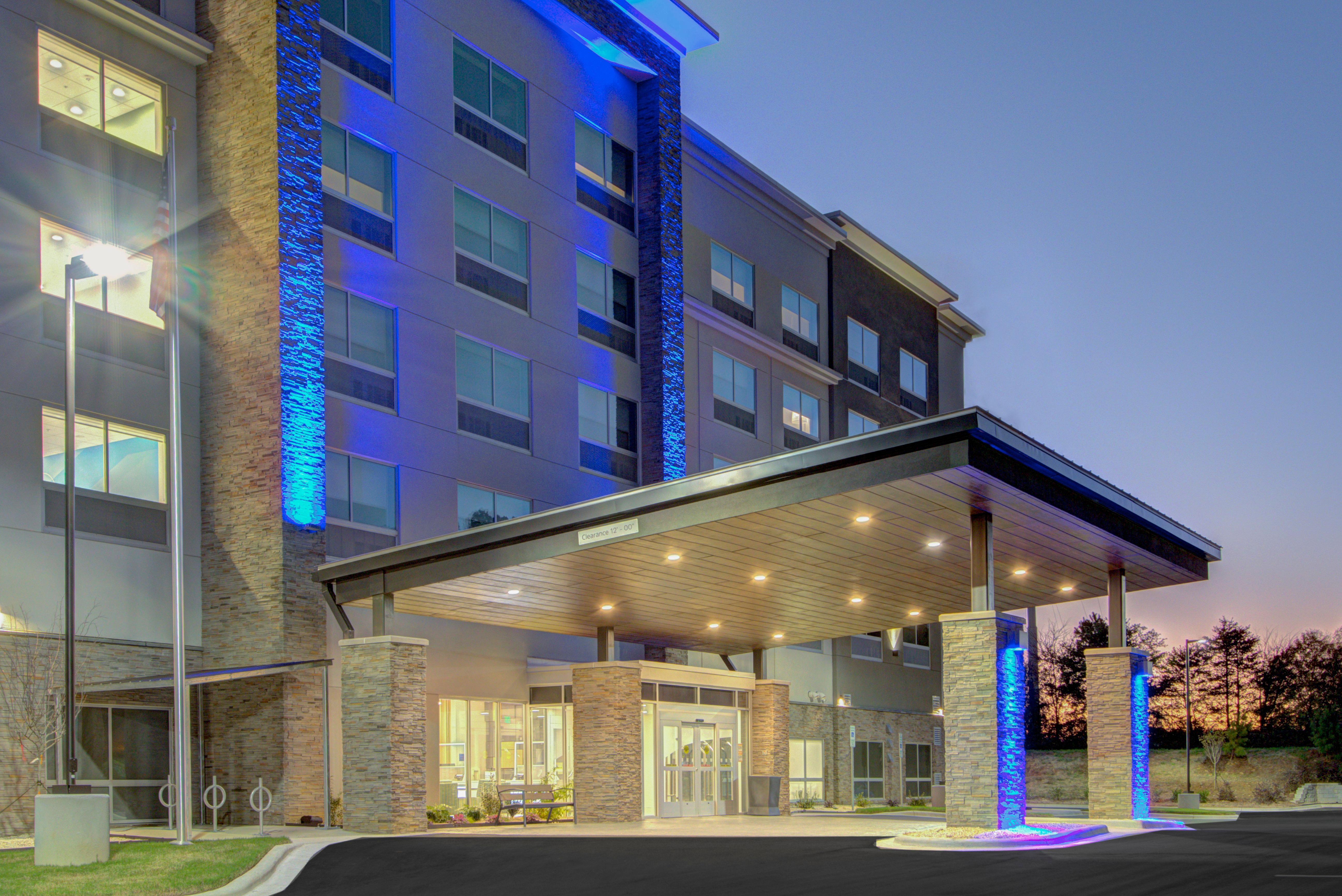Holiday Inn Express & Suites Charlotte Southwest By Ihg Exterior foto
